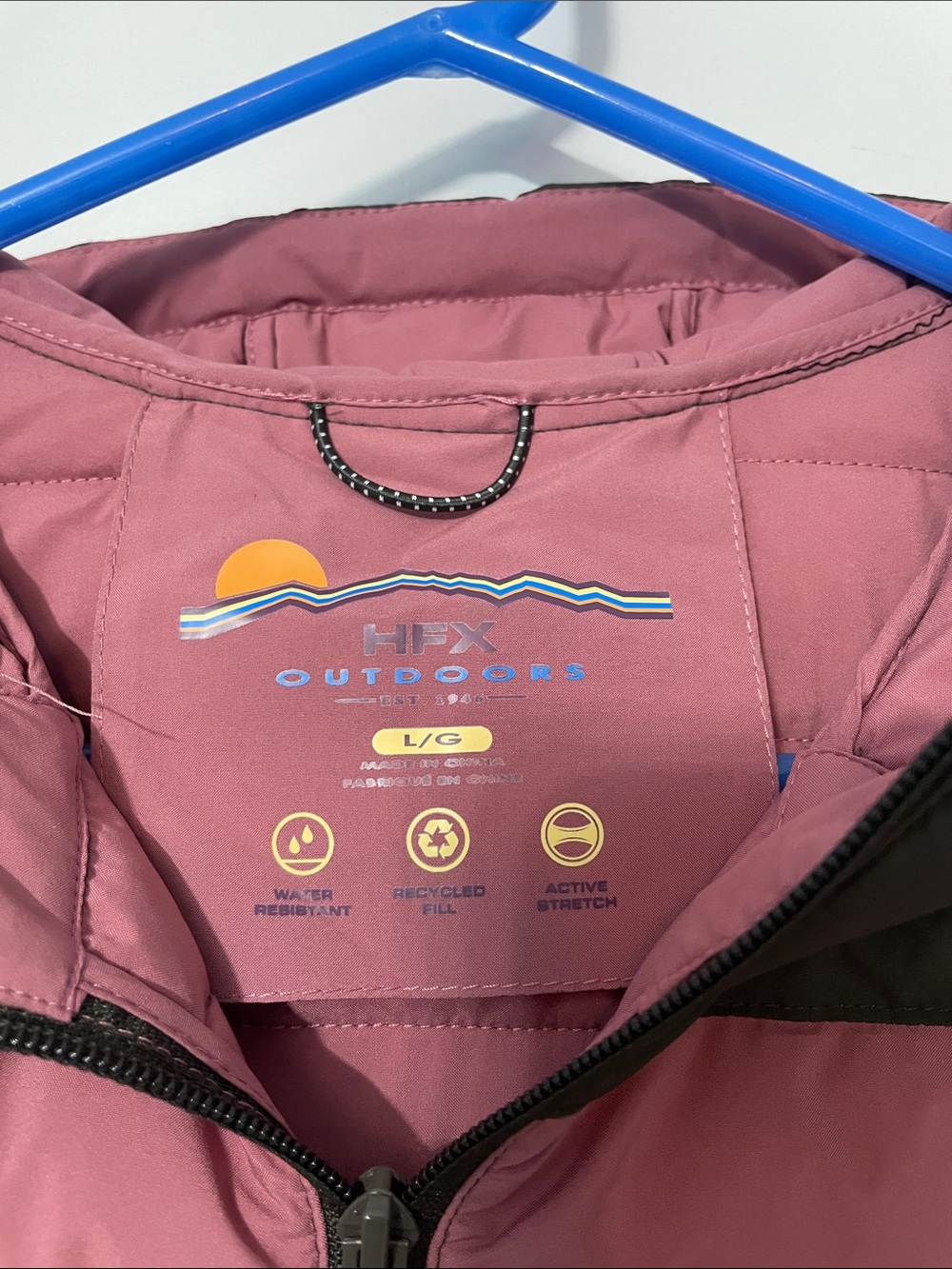 Woman’s Winter Jacket - Picture 4 of 4